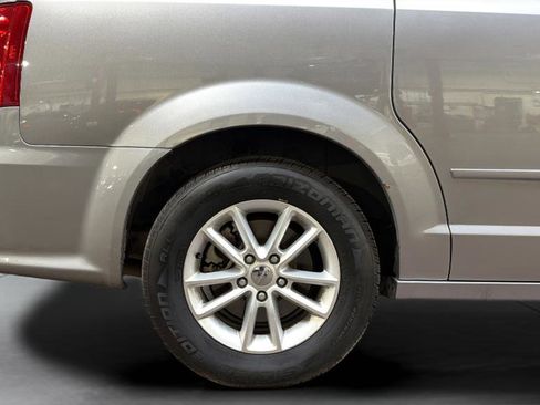 Used 2016 Dodge Grand Caravan SXT w/ Rear Park Assist Package image 34