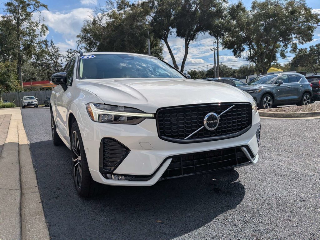 Used 2024 Volvo XC60 B5 Plus w/ Protection Package Premier AWD/4WD image 8