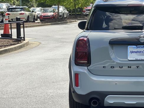 Certified 2024 MINI Cooper Countryman S w/ Mini Untamed Edition FWD image 21