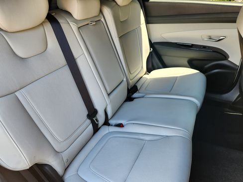 Certified 2025 Hyundai Tucson Limited AWD/4WD image 17
