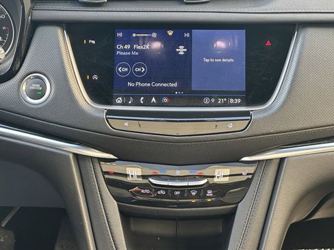 Certified 2025 Cadillac XT5 Premium Luxury image 12