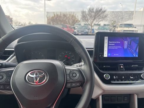 Certified 2024 Toyota Corolla Cross LE image 10