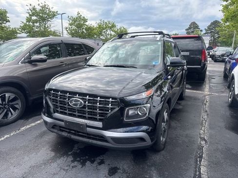 Used 2025 Hyundai Venue SEL FWD image 5
