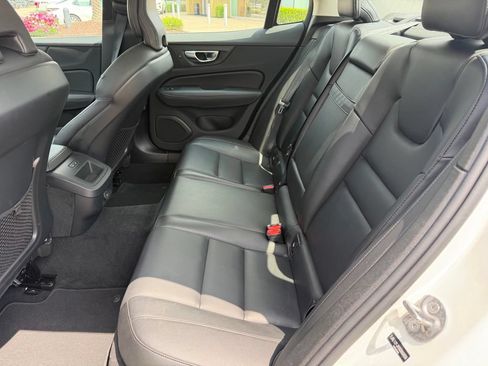 Used 2025 Volvo S60 B5 Core FWD image 13