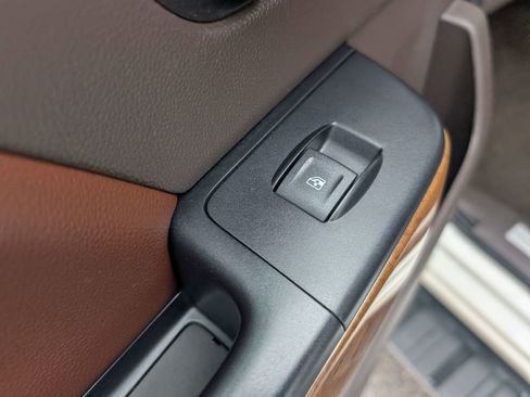 Used 2015 Chevrolet Silverado 1500 High Country w/ High Country Premium Package image 13