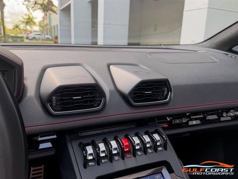 Used 2020 Lamborghini Huracan EVO AWD/4WD image 16