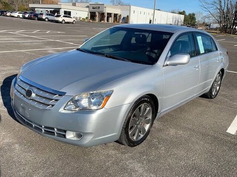 Used 2005 Toyota Avalon Touring image 4