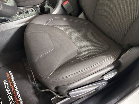 Used 2020 Jeep Cherokee Latitude image 11