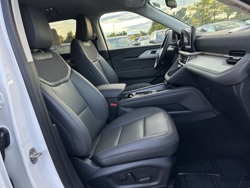 New 2025 Ford Explorer Active w/ Active Comfort Package image 33