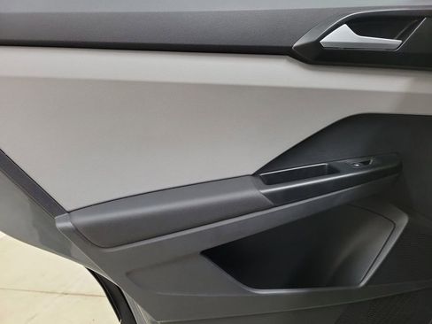 Used 2023 Volkswagen Taos S image 14