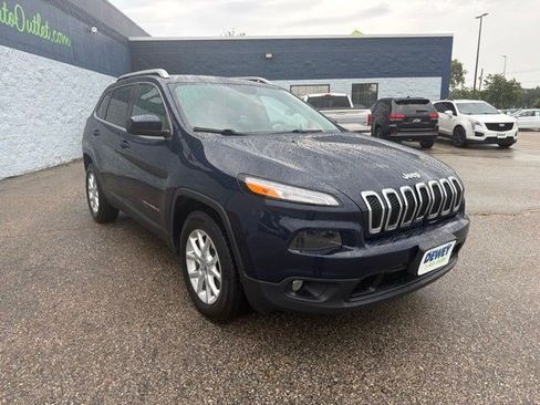 Used 2015 Jeep Cherokee Latitude AWD/4WD image 7