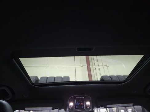 Used 2025 Jeep Grand Cherokee Altitude RWD image 24