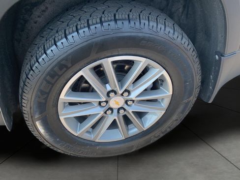 Used 2023 Chevrolet Traverse LT AWD/4WD image 24