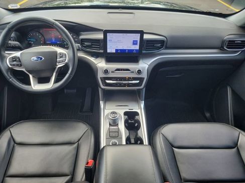 Certified 2022 Ford Explorer XLT w/ Equipment Group 202A AWD/4WD image 29