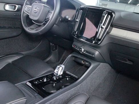 Certified 2025 Volvo XC40 B5 Ultra w/ Protection Package Premier AWD/4WD image 22