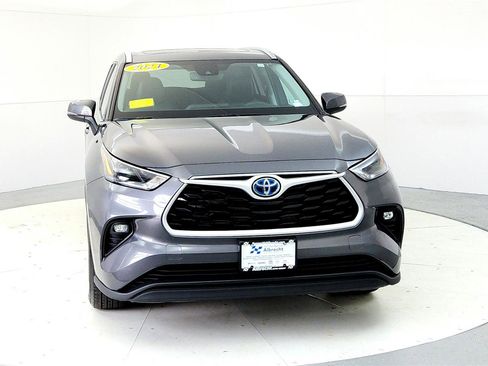 Used 2024 Toyota Highlander XLE image 8