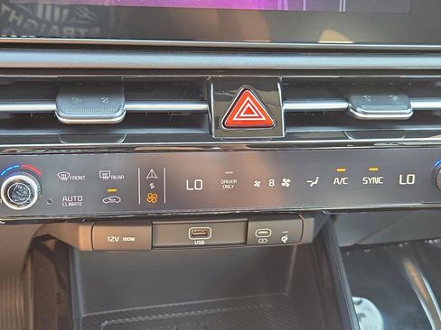 New 2025 Kia Niro SX image 24