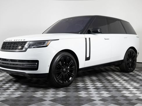 Used 2022 Land Rover Range Rover SE image 1