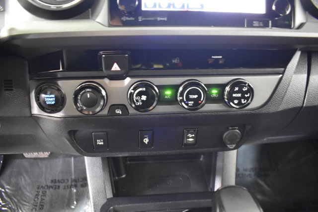 Used 2017 Toyota Tacoma TRD Sport w/ Tow Package (A/T) AWD/4WD image 23