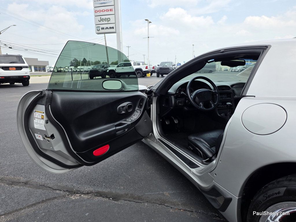 Used 2004 Chevrolet Corvette Z06 w/ Memory Package RWD image 26