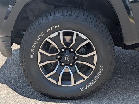 Certified 2022 Toyota Tacoma TRD Sport w/ TRD Premium Sport Package AWD/4WD image 15