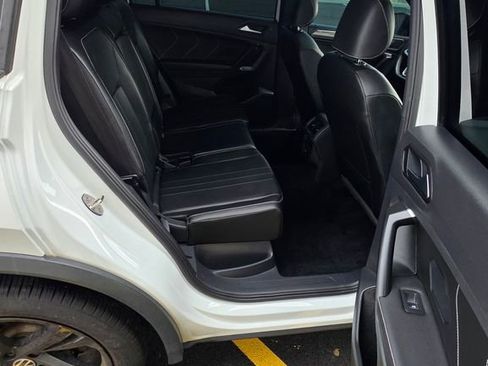 Used 2023 Volkswagen Tiguan SE R-Line image 15