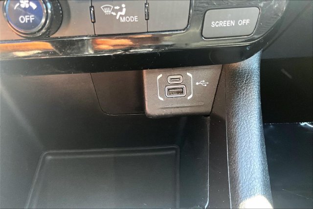 Used 2024 Jeep Compass Latitude AWD/4WD image 31