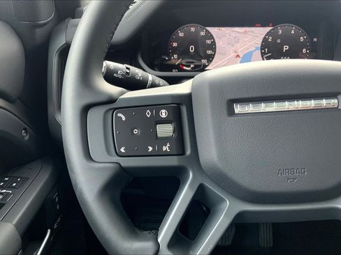Used 2025 Land Rover Defender 110 X-Dynamic SE AWD/4WD image 23