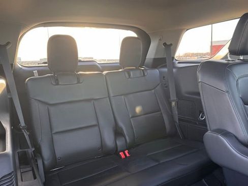 Used 2023 Ford Explorer XLT w/ Equipment Group 202A image 28