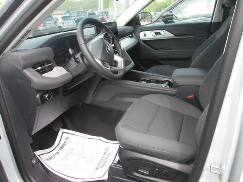 New 2026 Ford Explorer Active AWD/4WD image 8