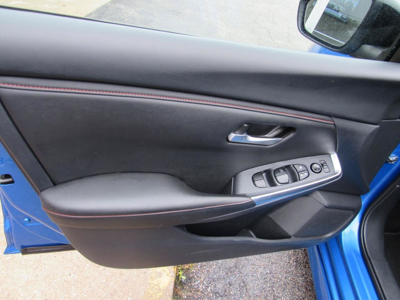 Used 2025 Nissan Sentra SR FWD image 13