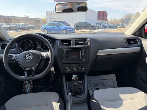 Used 2017 Volkswagen Jetta S image 21