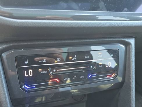 Used 2023 Volkswagen Tiguan SE R-Line image 15