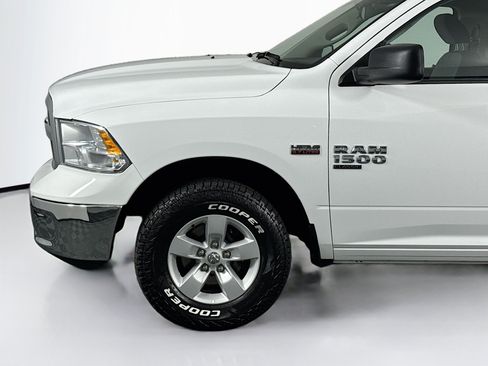 Used 2022 RAM 1500 Classic SLT AWD/4WD image 36
