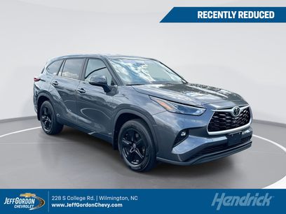 Used 2023 Toyota Highlander LE