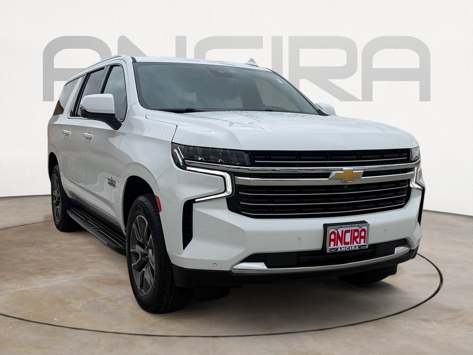 Used 2024 Chevrolet Suburban LT w/ Luxury Package RWD image 4
