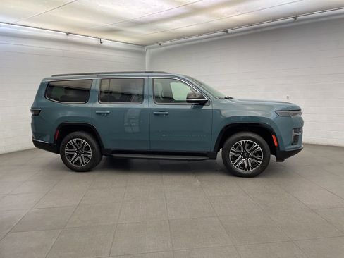 New 2026 Jeep Grand Wagoneer 4WD w/ Premium Group I image 2