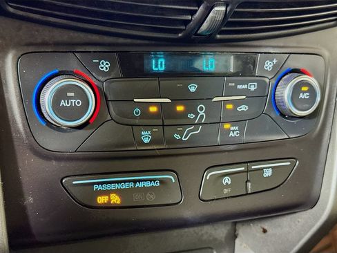 Used 2017 Ford Escape SE w/ Equipment Group 201A FWD image 13