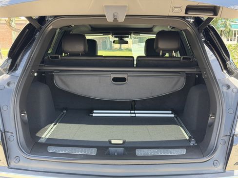 Certified 2023 Cadillac XT5 Sportv w/ LPO, Floor Liner Package AWD/4WD image 10
