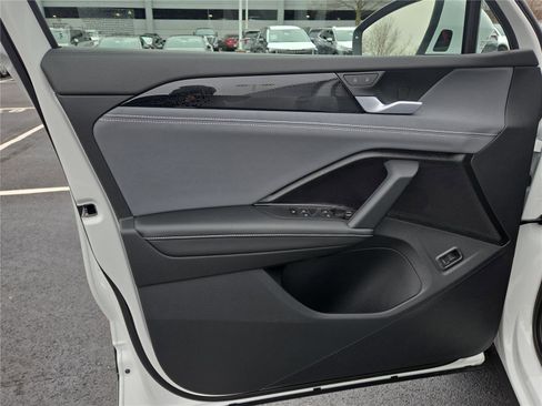 New 2026 Volkswagen Tiguan SE image 12