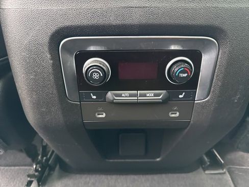 Used 2021 Chevrolet Tahoe Premier w/ Premium Package image 26