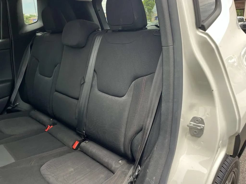 Used 2021 Jeep Renegade Trailhawk w/ Sun & Sound Group AWD/4WD image 19