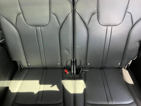 Used 2024 Kia Sorento S w/ Panoramic Sunroof Package FWD image 17