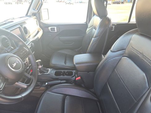 Used 2021 Jeep Gladiator Sport image 9