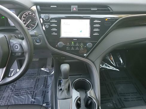 Certified 2020 Toyota Camry LE w/ Convenience Package image 28