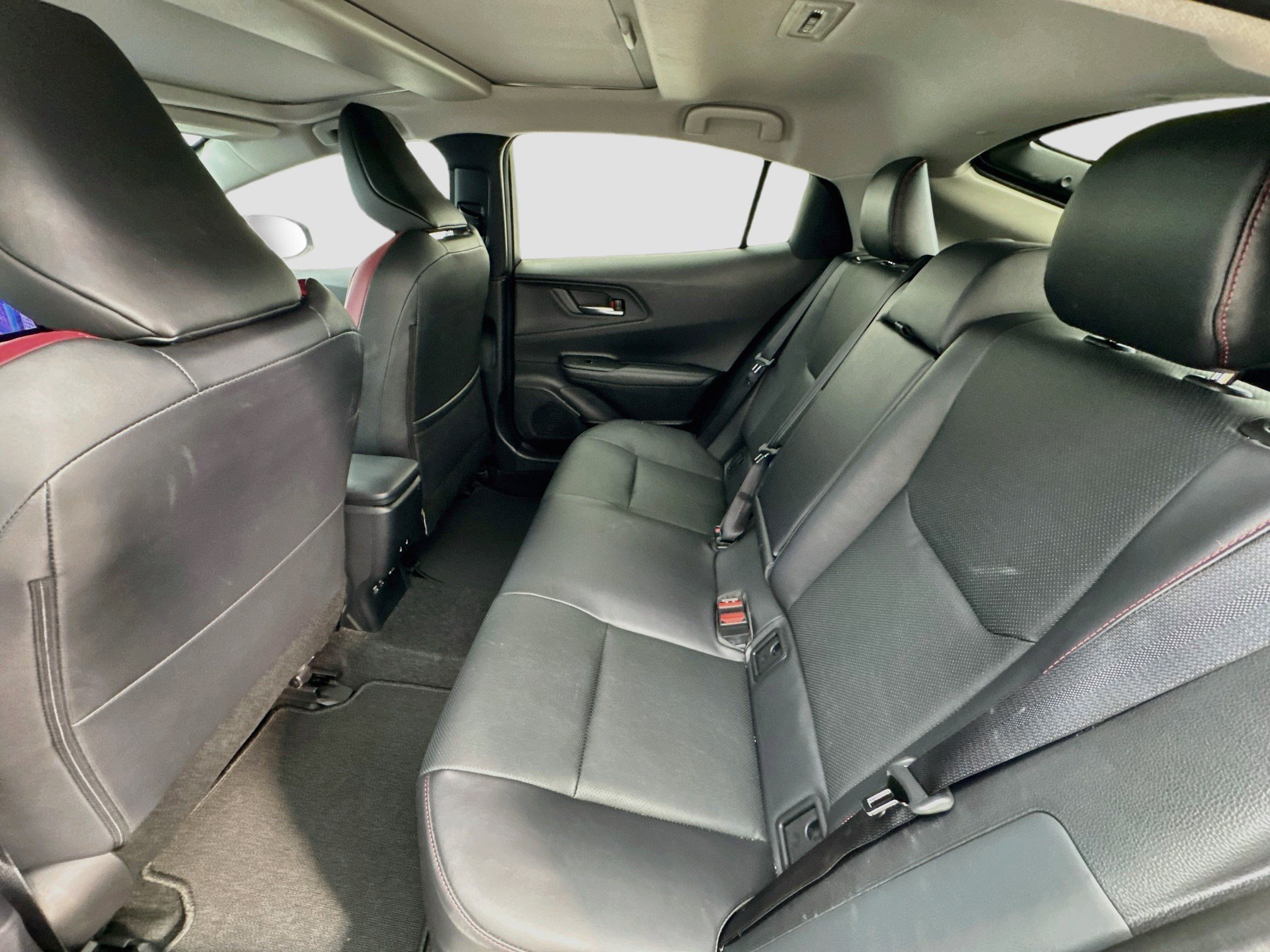 Used 2024 Toyota Prius Prime Premium w/ Advanced Technology Package FWD image 16
