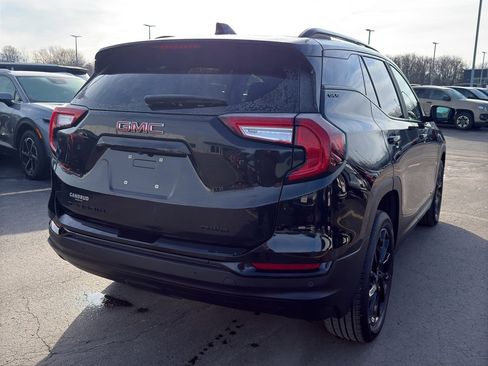 Used 2023 GMC Terrain SLE w/ Driver Convenience Package image 5