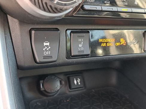 Used 2019 Toyota RAV4 XLE Premium w/ Cold Weather Package image 23