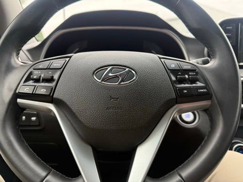 Used 2021 Hyundai Tucson Sport FWD image 17