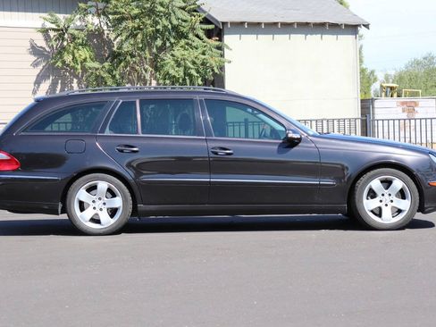 Used 2006 Mercedes-Benz E 500 4MATIC Wagon image 10